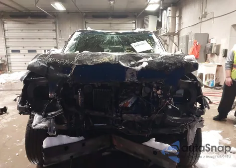 2005 Toyota Sequoia Sr5 V8 z USA, uszkodzony, nr VIN 5TDBT44AX5S239585